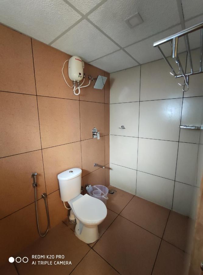 Hotel Sree Gokulam Apartments กูรูวาเยอร์ ภายนอก รูปภาพ